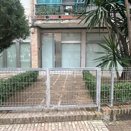 Nuevo Y Tranquilo De 1 Habitación 15 Minutos Del Casco Histórico Apartamento